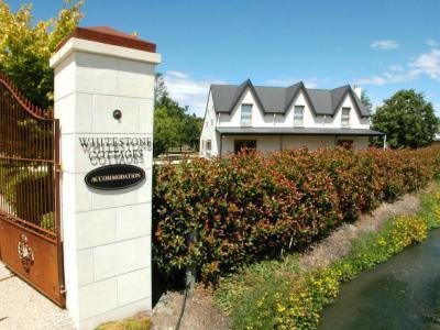 Whitestone Cottages Windwhistle Bagian luar foto