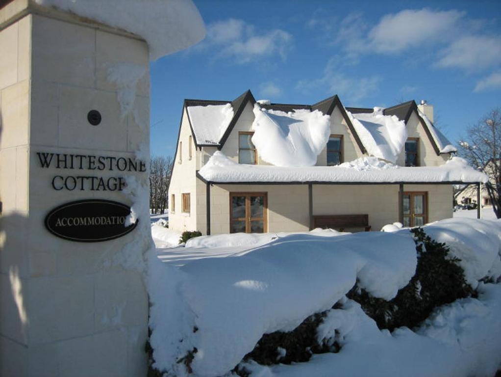 Whitestone Cottages Windwhistle Bagian luar foto