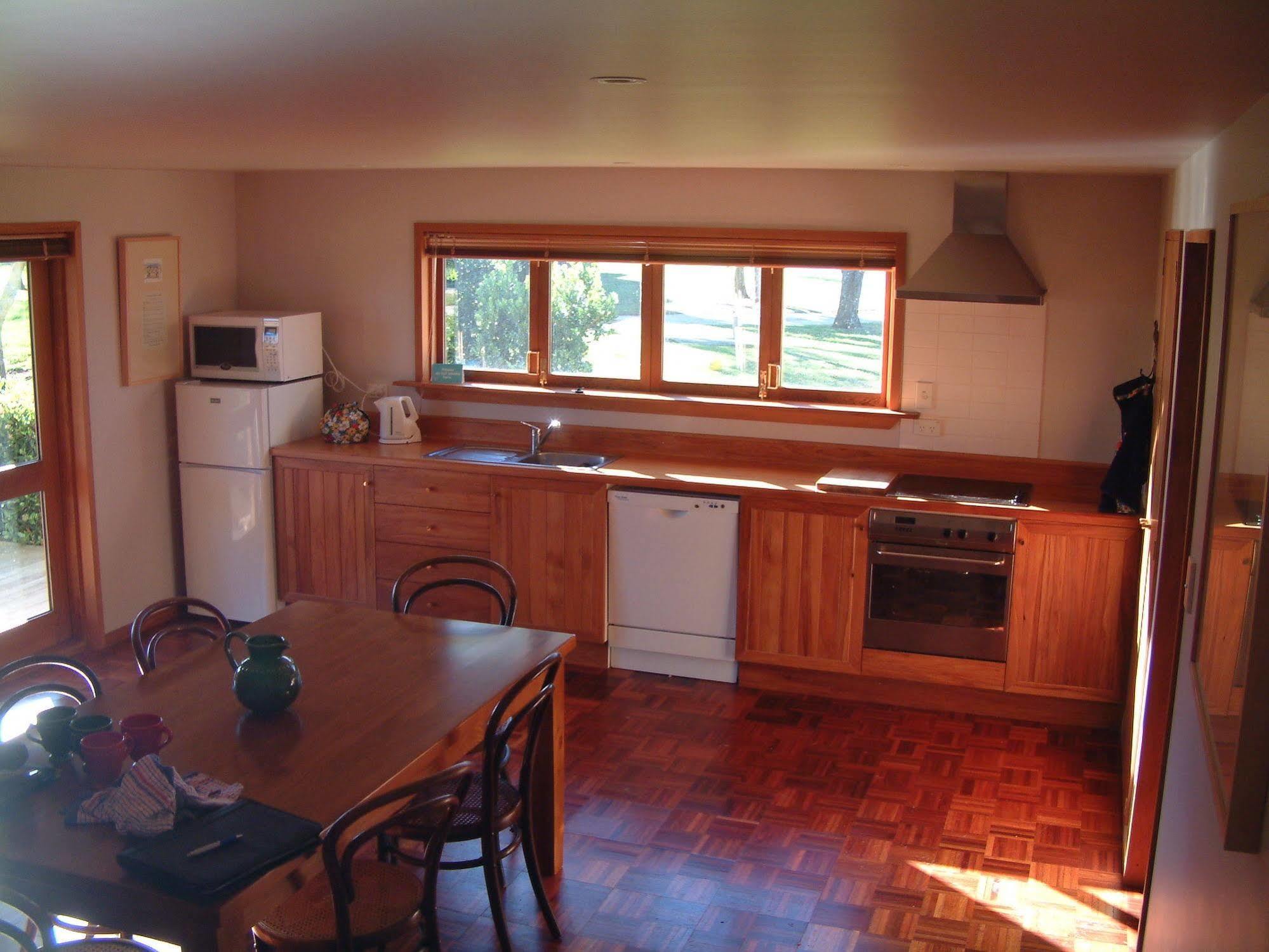 Whitestone Cottages Windwhistle Bagian luar foto